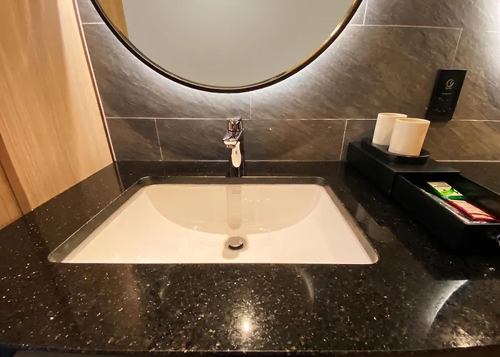 Apartment By The Citadines Marina 1br